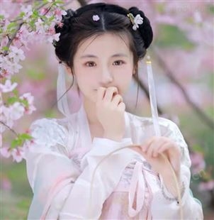 邻家汉服古装写真拍摄汉服裹胸襦裙
