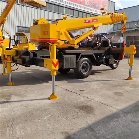 农用建筑工地三轮吊三轮随车吊 时风五征底盘定制3吨5吨起重吊机