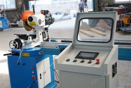 琨晨 护栏自动下料切割设备 冲孔切割一体机 高速栏杆切割机
